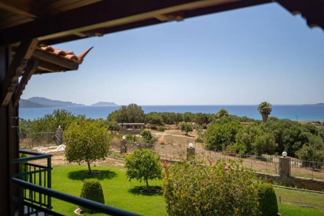 Donatos Apartment Finikounta Luaran gambar
